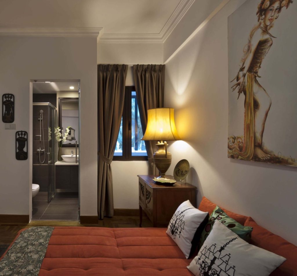 Traditional yet luxurious bedroom with beautiful decor