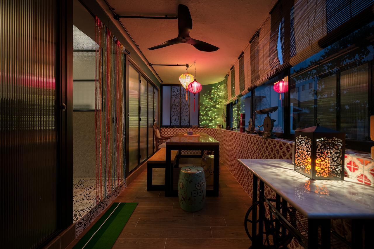 Colourful vintage relaxing area with traditional decore