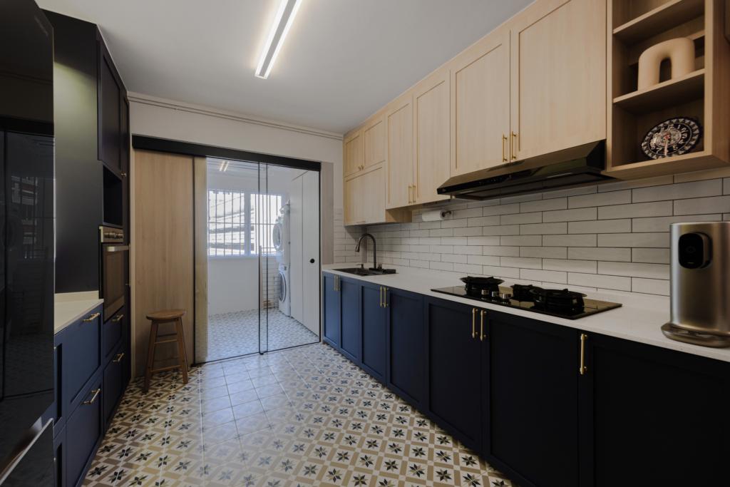 MODERN FARMHOUSE @ BISHAN - 5-room HDB kitchen design with an industrial chic twist
