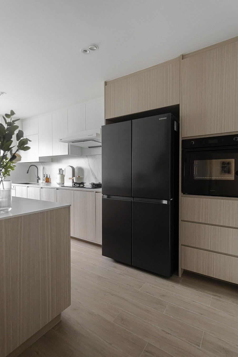 Scandinavian 4-room resale kitchen design